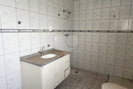 Sobrado à venda com 4 quartos, sendo 1 suíte, no Centro, Araraquara, SP