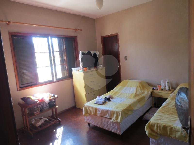 Casa à venda com 4 quartos, sendo 2 suítes, em Bosque da Saúde, São Paulo, SP
