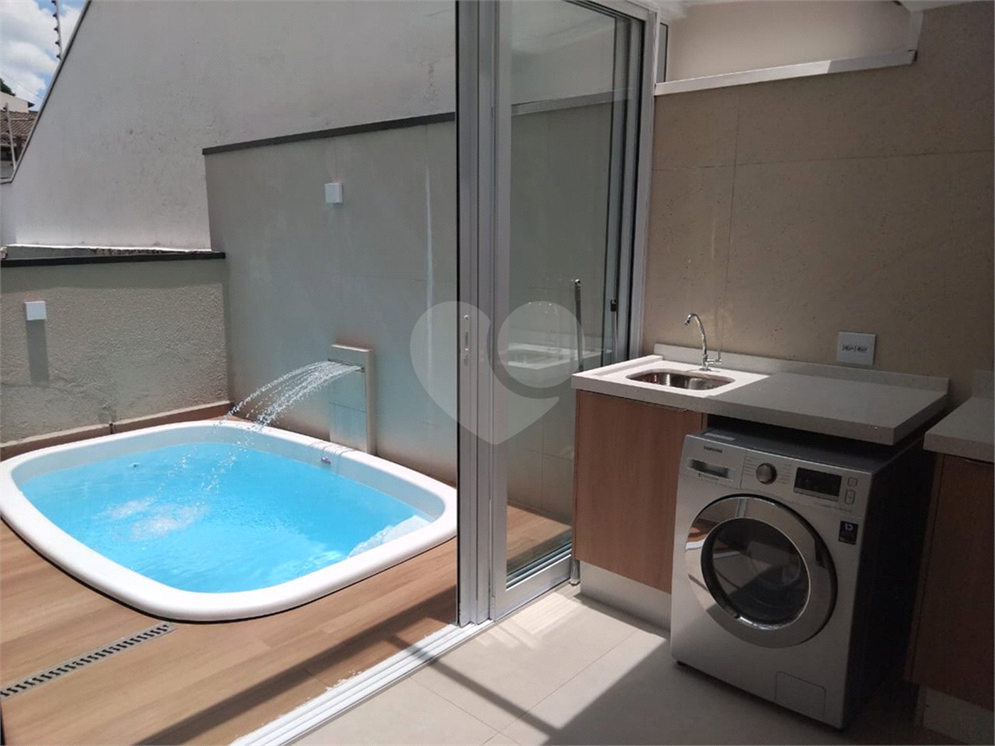 Casa à venda com 4 quartos, sendo 1 suíte,  no condomínio Vivaldi, Mogi das Cruzes - SP