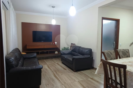 Sobrado à venda com 3 quartos, sendo 1 suíte, em Jardim Regina, Indaiatuba, SP