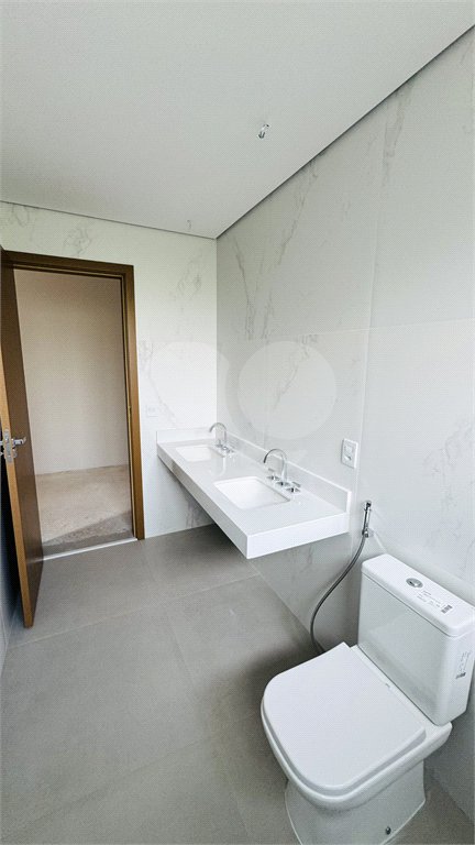 Casa à venda com 3 suítes no condomínio Santa Isabel I, Louveira - SP