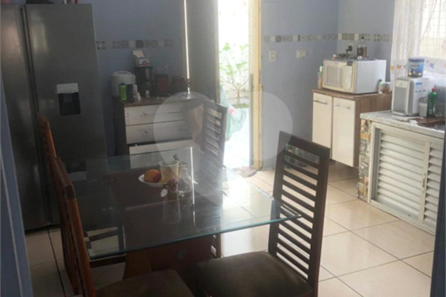 Sobrado à venda com 2 quartos em Artur Alvim, São Paulo, SP