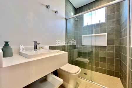 Casa Térrea à venda com 5 quartos, sendo 3 suítes, em Vila Esperia Ou Giglio, Atibaia, SP