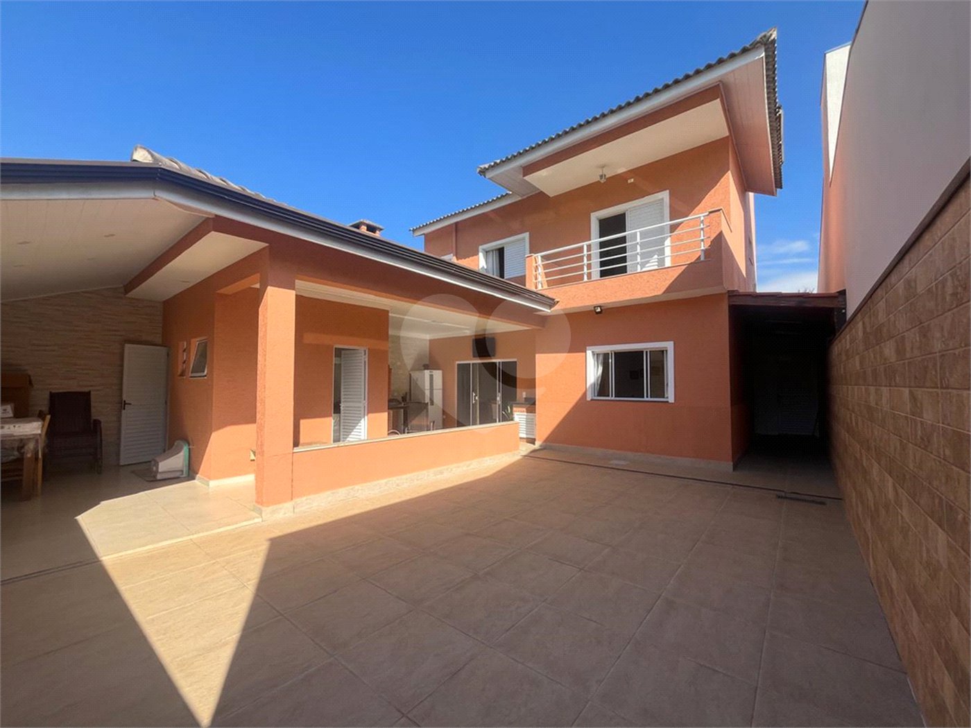 Casa à venda com 3 suítes no condomínio Lago da Serra, Araçoiaba da Serra - SP