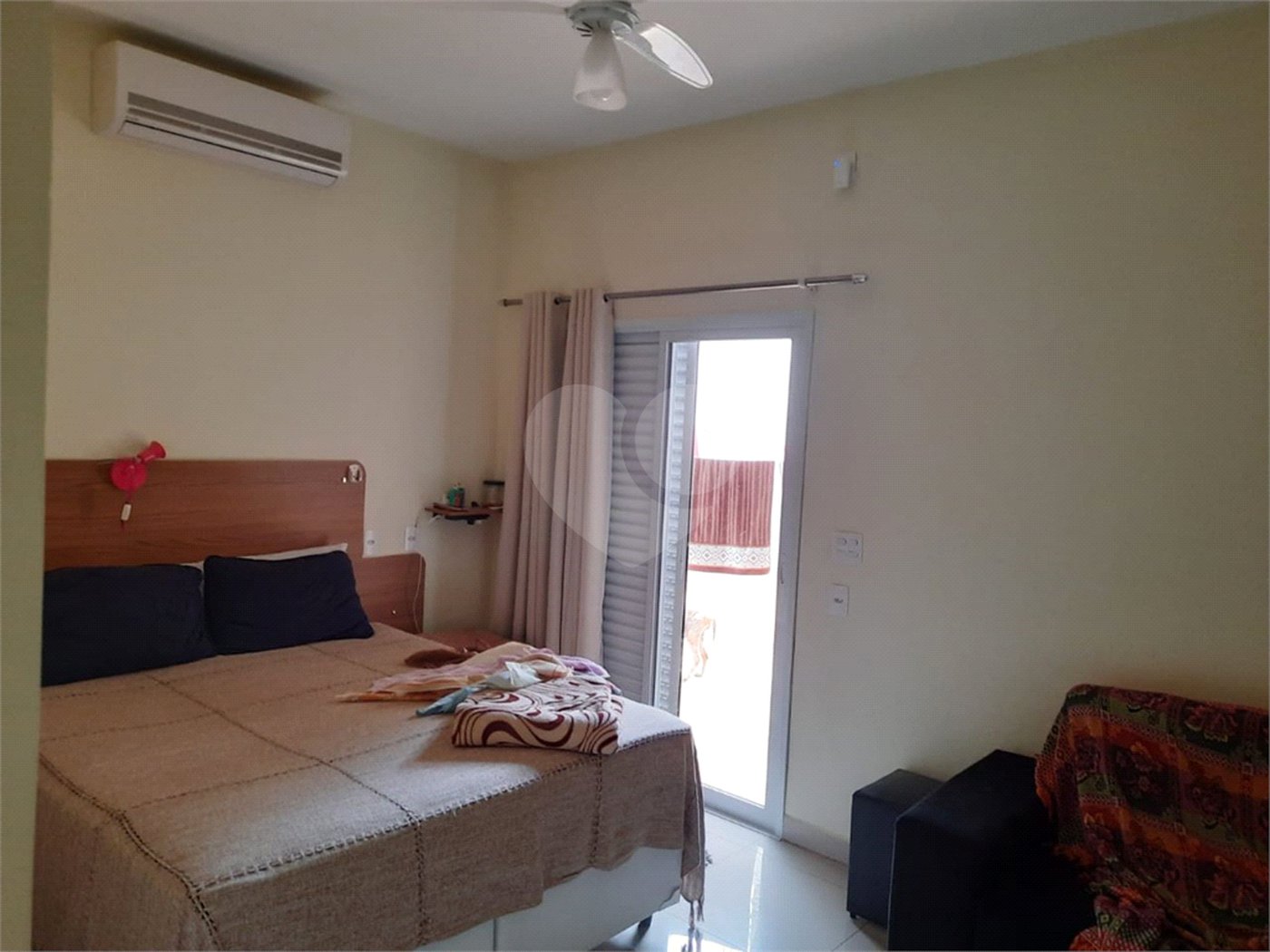 Casa à venda com 4 quartos, sendo 2 suítes, no condomínio Parque das Garças, Atibaia - SP