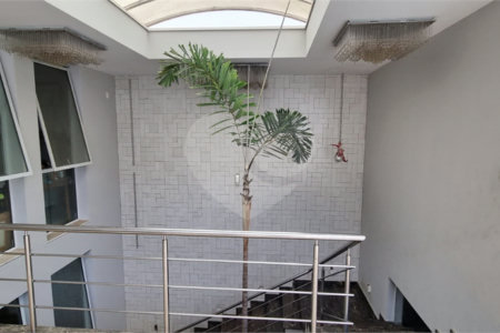Casa à venda com 5 quartos, sendo 2 suítes, no condomínio Swiss Park, São Bernardo do Campo - SP