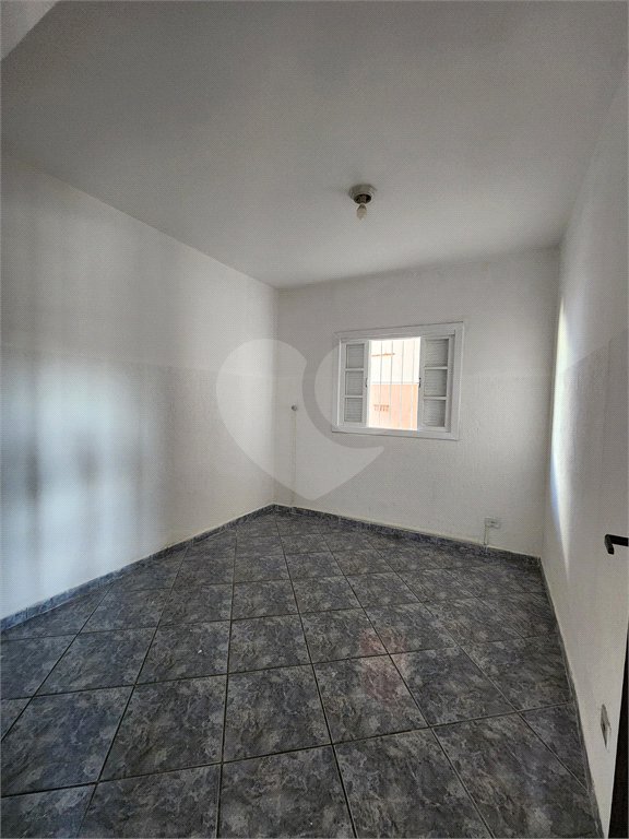 Casa à venda com 2 quartos no Centro, Poá, SP