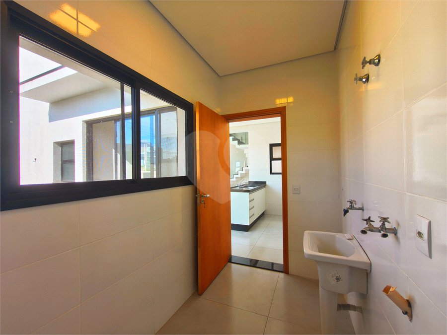 Casa à venda com 3 quartos, sendo 1 suíte, no condomínio Terras de São Francisco, Sorocaba - SP