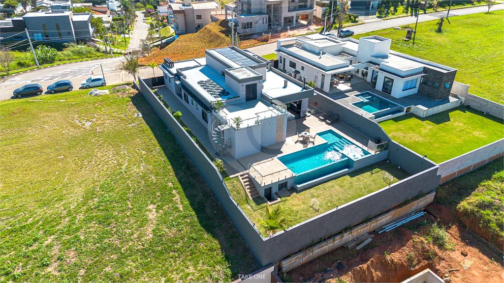 Casa à venda com 4 suítes no condomínio Residencial dos Lagos, Itupeva - SP