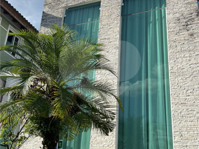 Casa à venda com 3 quartos, sendo 2 suítes, no condomínio Mirante do Horto, São Paulo - SP