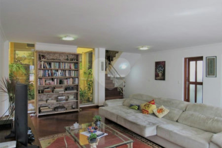 Casa à venda com 4 suítes em Alto da Boa Vista, São Paulo, SP