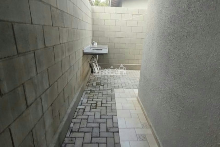 Casa à venda com 2 quartos, sendo 1 suíte, no condomínio Figueiras, Atibaia - SP