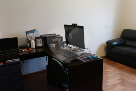 Apartamento à venda com 4 quartos, sendo 1 suíte,  em Vila Ipojuca, São Paulo, SP