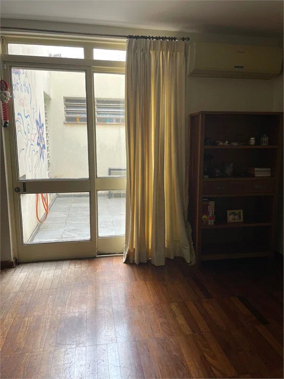 Sobrado à venda com 5 quartos, sendo 2 suítes,  em Vila Cordeiro, São Paulo, SP