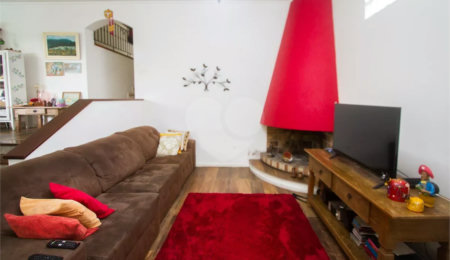 Casa à venda com 4 quartos, sendo 2 suítes,  em Chácara Flora, São Paulo, SP