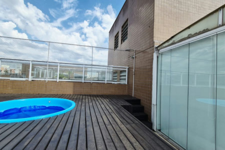 COBERTURA DUPLEX DE ALTO PADRÃO NA VILA SÃO FRANCISCO | 233 m²