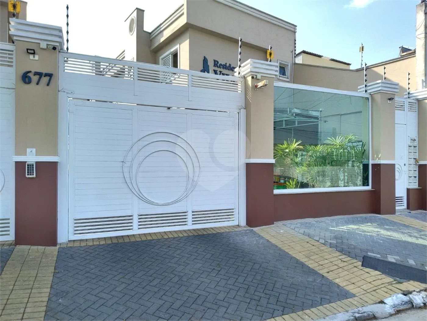 Vende-se Sobrado com 2 Suítes em Condomínio Fechado – Vila Ré