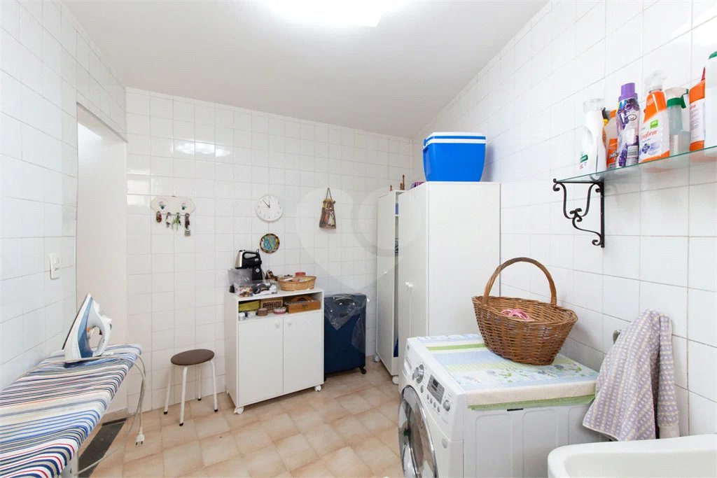 Casa Térrea a VENDA na Vila Bertioga com 3 suítes 3 vagas