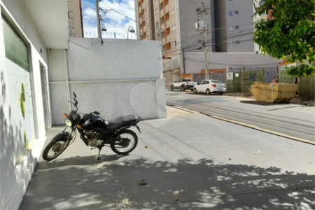 Imóvel Comercial na Rua Episcopal – Localização Estratégica em São Carlos