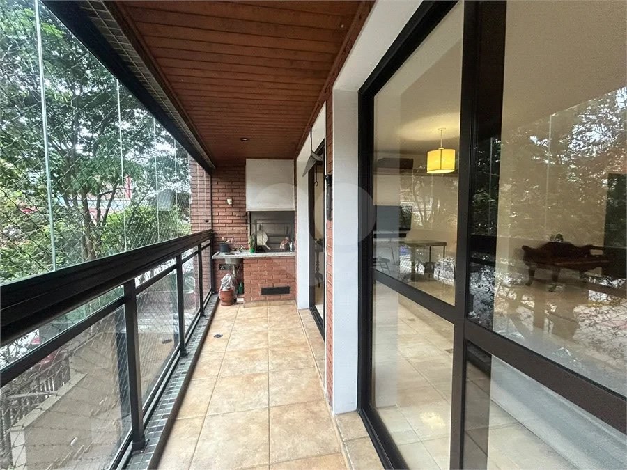 Apartamento Mobiliado no Alto da Boa Vista, com churrasqueira na varanda , 3 suítes e próximo ao Metro