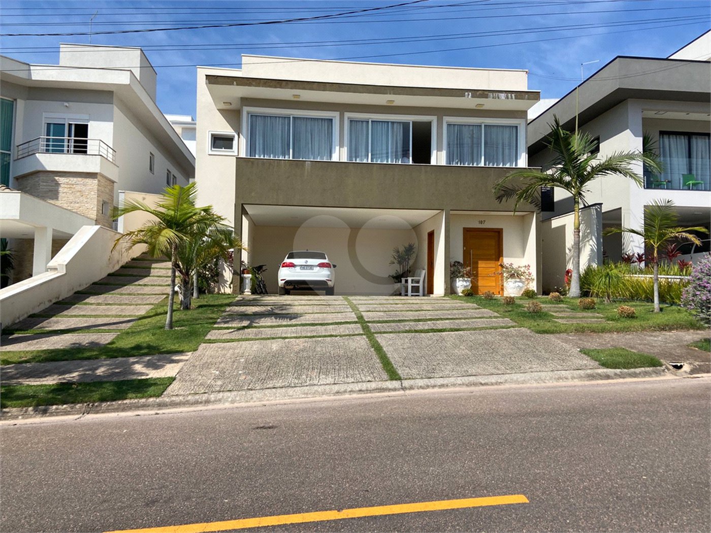 Linda casa Condomínio Santa Isabel I