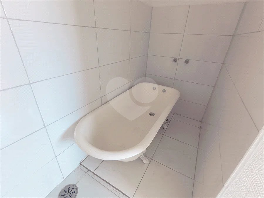 Casa com Suíte Master, Closet, Piscina e Espaço Gourmet Próxima ao Parque Ecológico- 03 quartos -com quintal