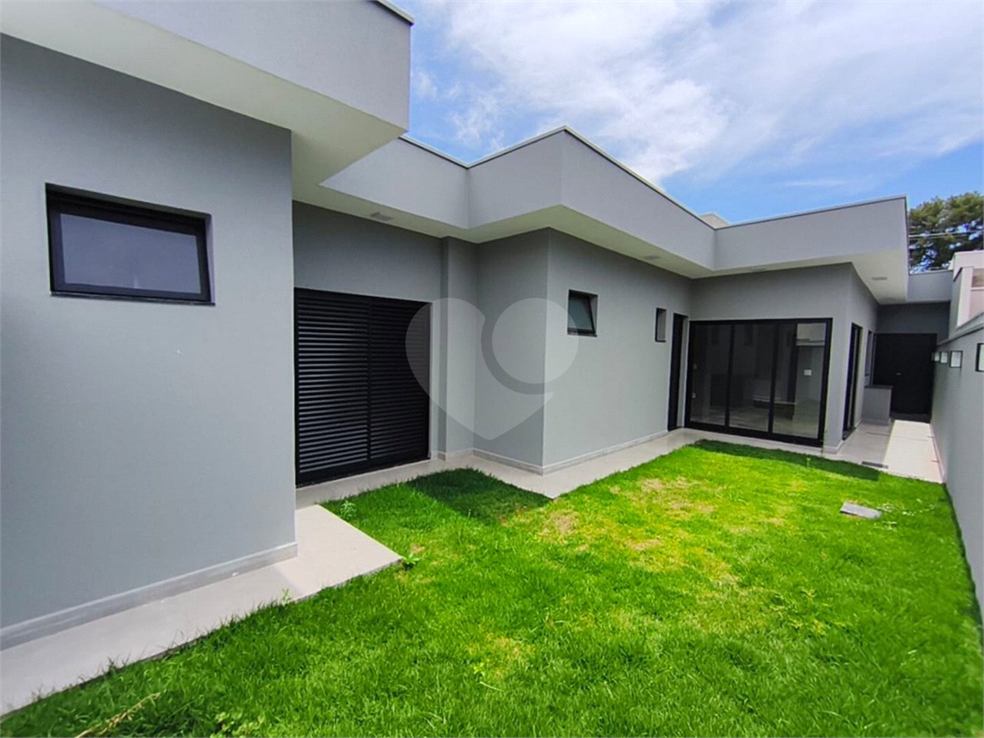 Casa 3 dormitórios 1 suíte, condomínio Faixa Azul.