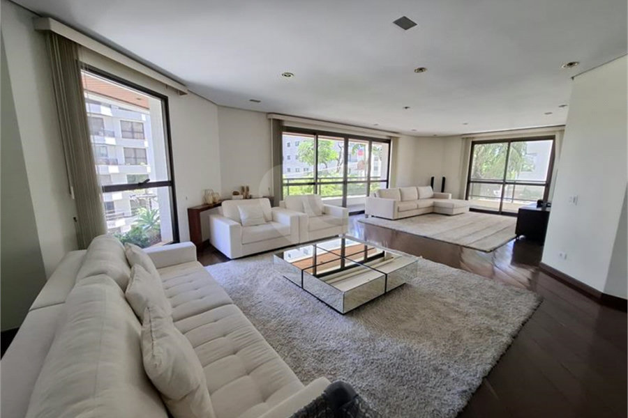 Apartamento, a venda, com 300m² de área privativa, 4 suítes, 4 vagas - Santana / SP