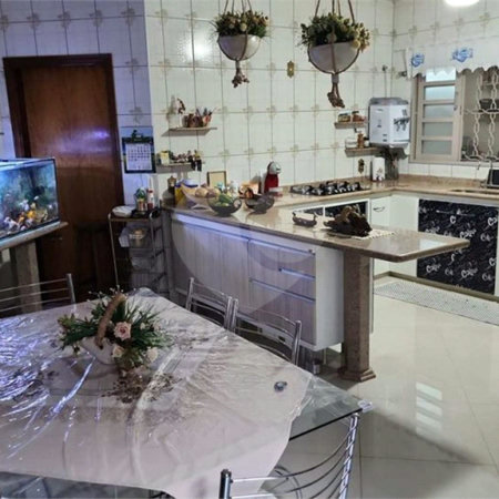 Casa térrea no Jardim Hikare