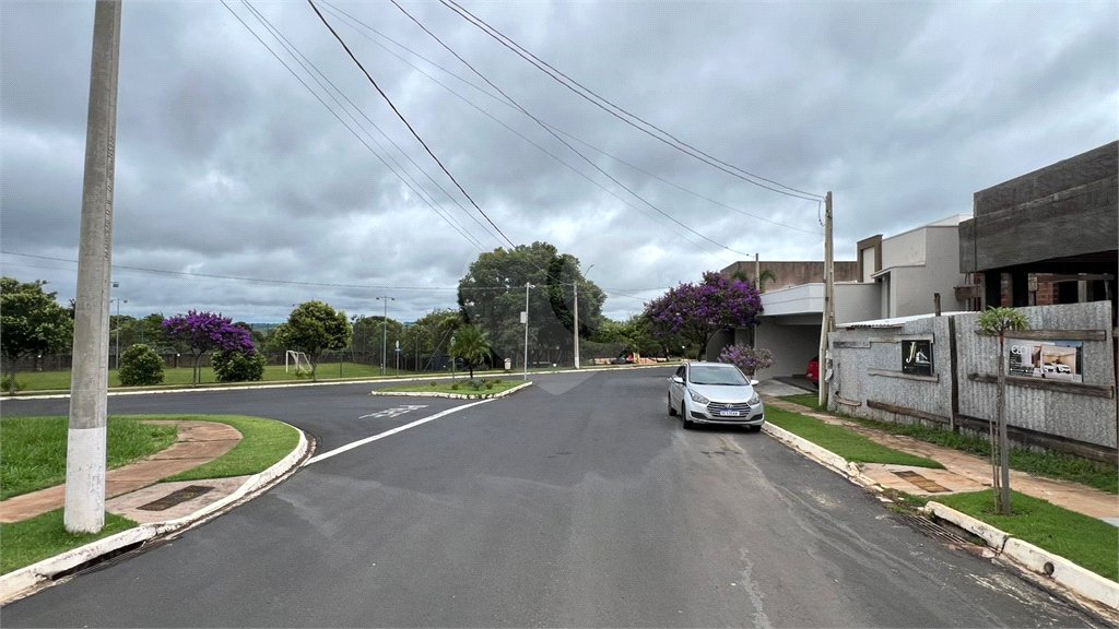 Lote de esquina à venda no Condomínio Faixa Azul