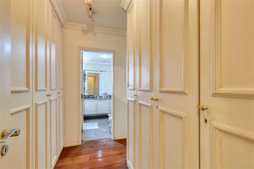Apartamento à venda com 3 suítes em Campo Belo, São Paulo, SP