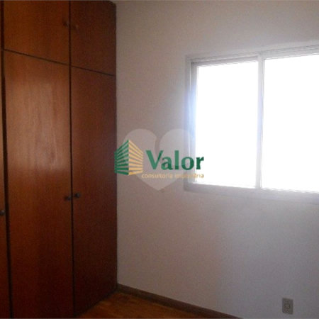 Apartamento com 3 dormitórios.