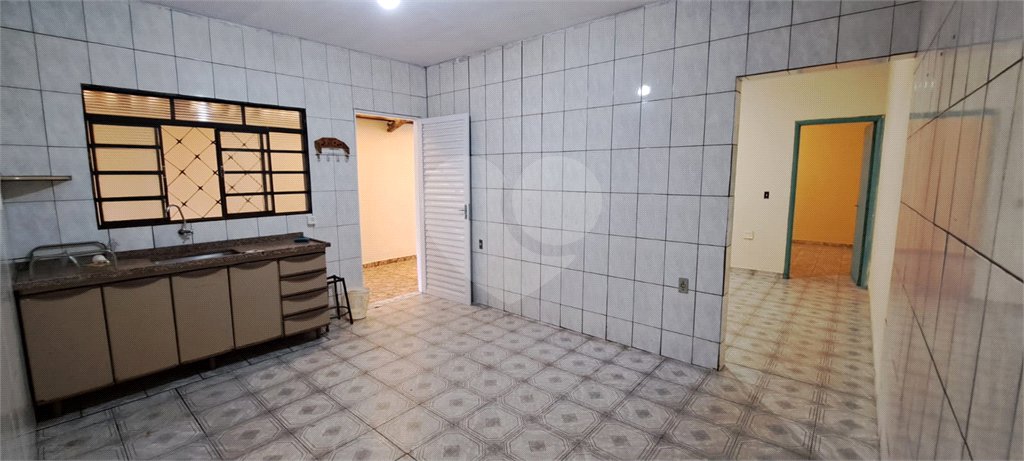 Casa ampla em bairro tranquilo – excelente oportunidade para morar ou investir!