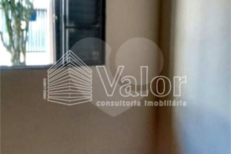 Casa em excelente localização na Vila Prado á venda.