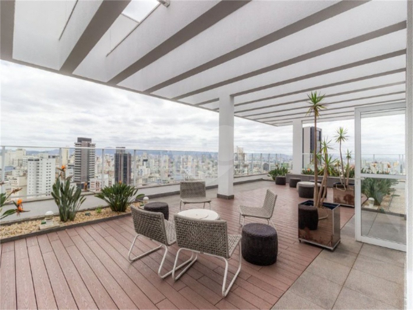 Excelente apartamento de 35m², mobiliado e com vaga, na Consolação