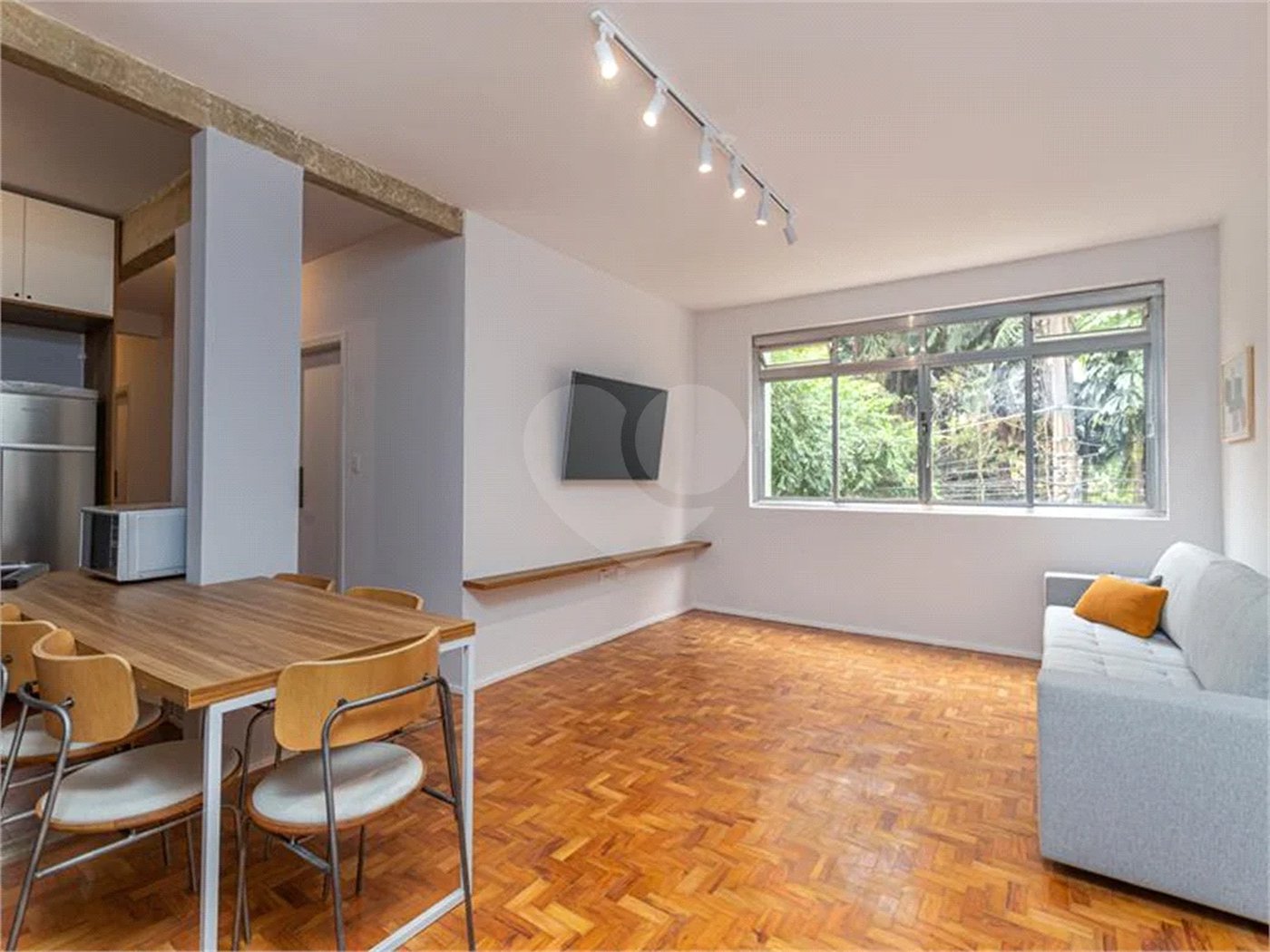 Excelente oportunidade para reformar e ficar com o apartamento dos seus sonhos!