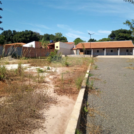 Maravilhosa chácara no Aracê de Santo Antonio recém construída, com uma construção de 230m²