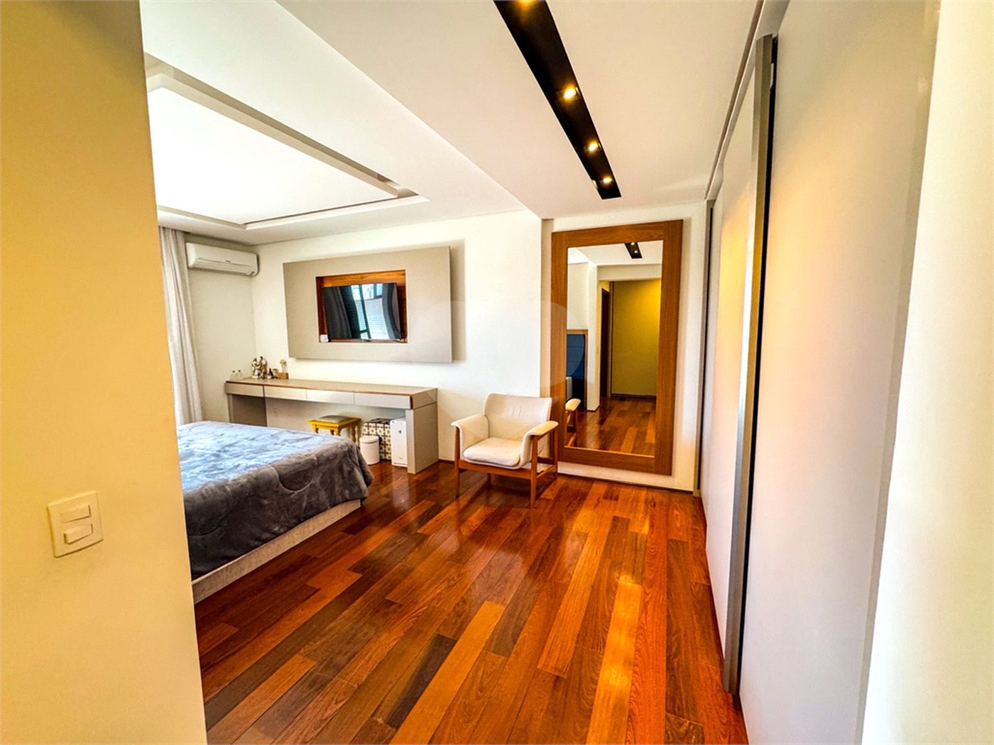 Apartamento à Venda no Centro de São Carlos - com 3 Suítes.