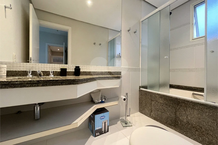 Apartamento à venda com 3 quartos, sendo 1 suíte, em Riviera de São Lourenço, Bertioga, SP