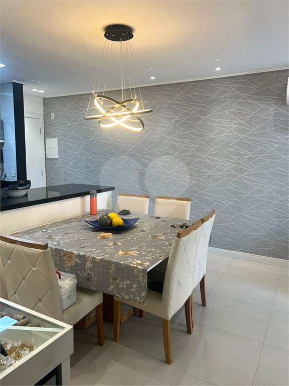 Apartamento. 78 m2, 3 dorm., uma suíte, lavabo, banheito, duas vagas, deposito no sub, varanda gormet.Aceita e estuda Permuta.