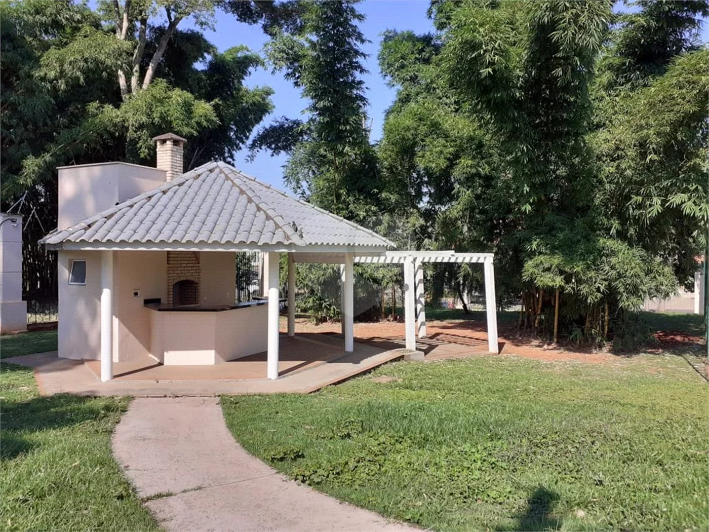 Excelente terreno à venda no condomínio Terras de Piracicaba V - topografia plana - financia