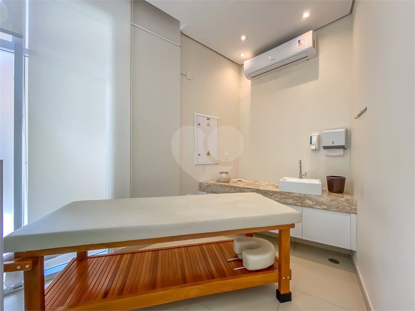 Apartamento - Vila Mariana - Alto Padrão - 3 Suítes - 4 Vagas - Venda / Compra - Próximo ao Metrô