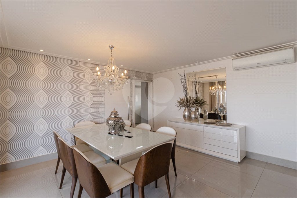 APARTAMENTO IPIRANGA COM 4 SUÍTES E 3 VAGAS - REFORMADO!