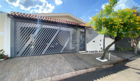 Casa à venda com 3 quartos, sendo 2 suítes, em Jardim Santa Paula, São Carlos, SP