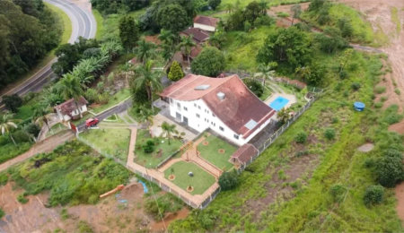 Chácara à venda com 4 suítes,  em Morada dos Pássaros, Poços de Caldas, MG