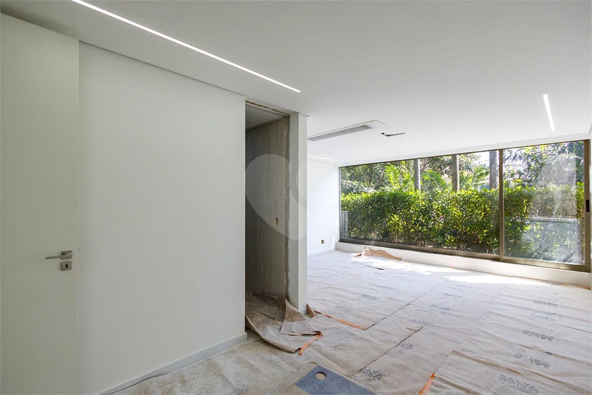 Casa em condomínio fechado no Jardim Europa ao lado do Iguatemi | 3 suítes | 4 vagas