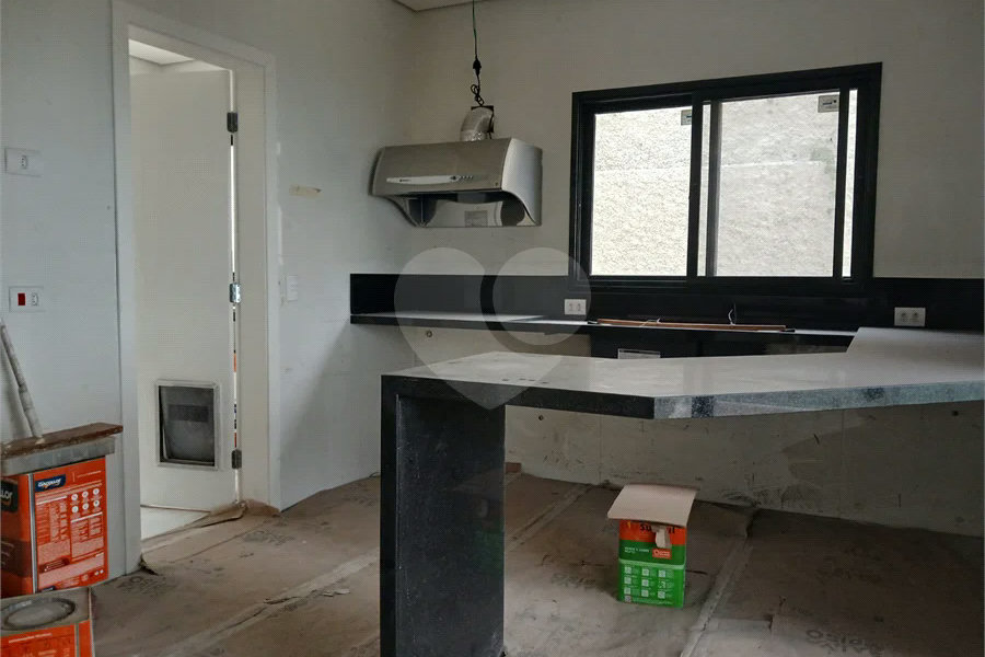Sobrado à venda com 3 suítes em Roseira, Mairiporã, SP