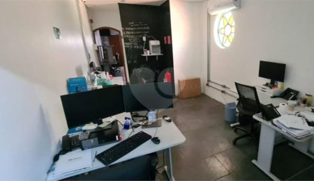 Sobrado à venda com 11 quartos, sendo 5 suítes,  em Santana, São Paulo, SP