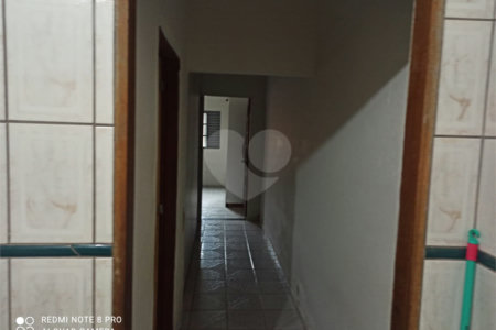 Casa Térrea com 2 dormitórios.