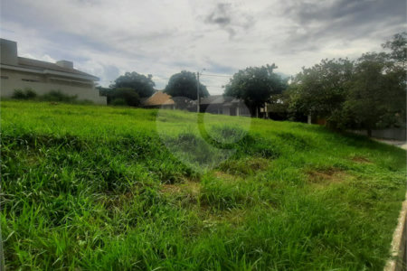 Lote a venda no condominio Villaggio Capriccio